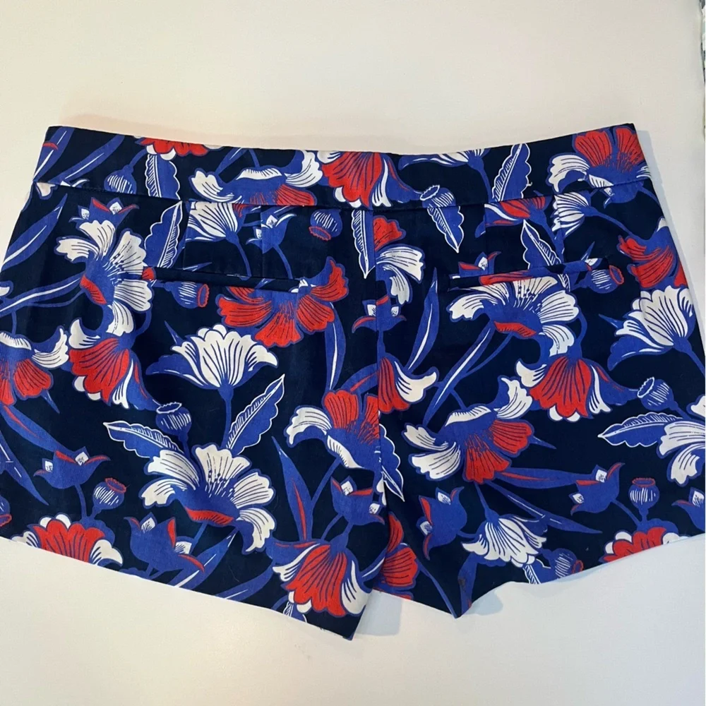 J Crew 3" printed short in navy blue red flowers NWOT Size 10 - Picture 1 of 9